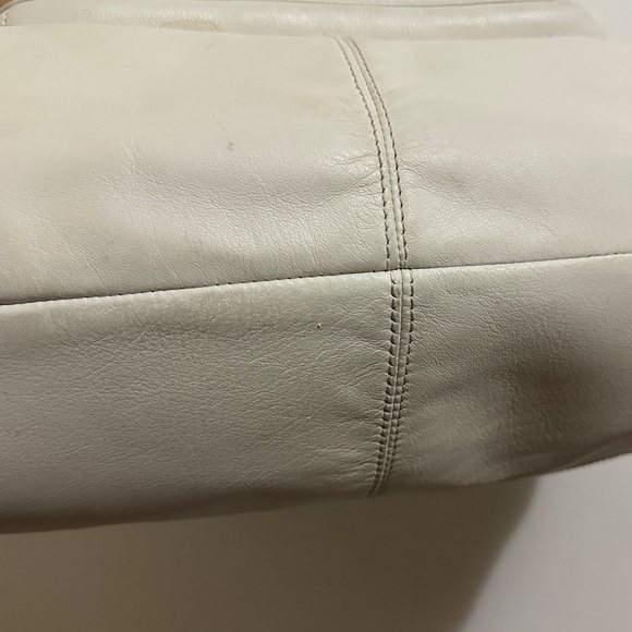 Coach Campbell Off White Leather Shoulder Tote Bag - Picture 5 of 12